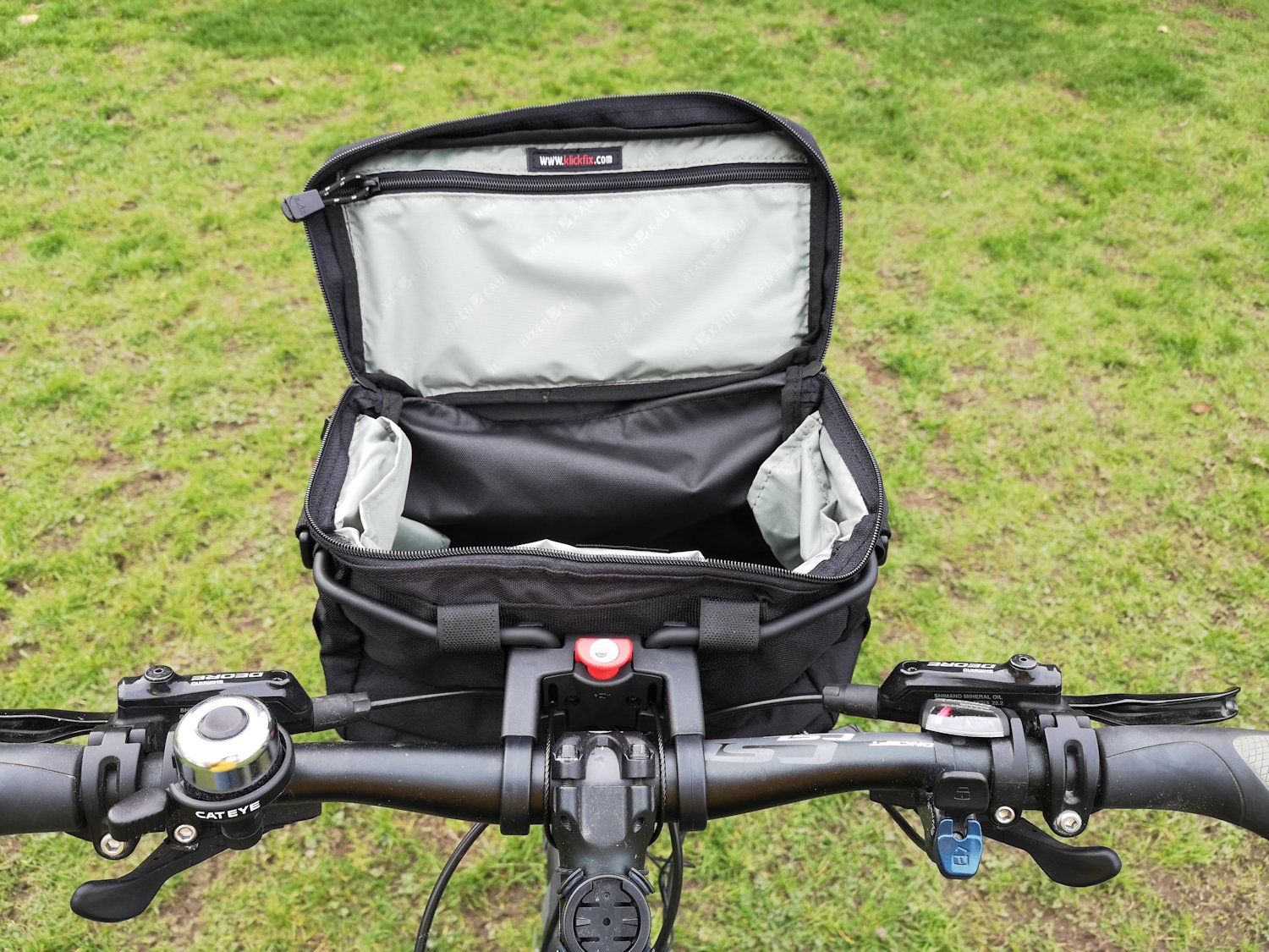 Fahrrad Lenkertasche Rixen Kaul geöffnet