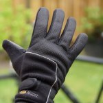 Fahrradhandschuhe angezogen - Fingerhandschuhe