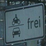 Schild Auto und Motorrad erlaubt