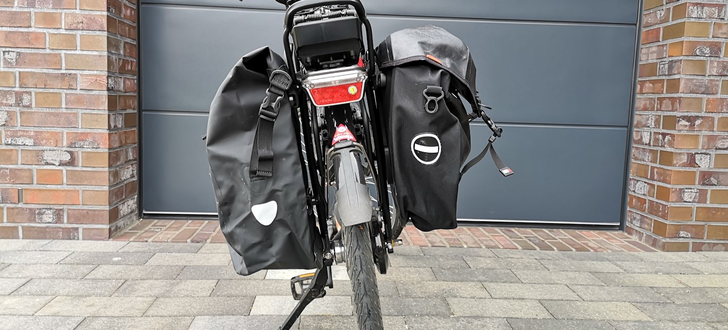 Fahrradtaschen am Gazelle Arroyo C7+