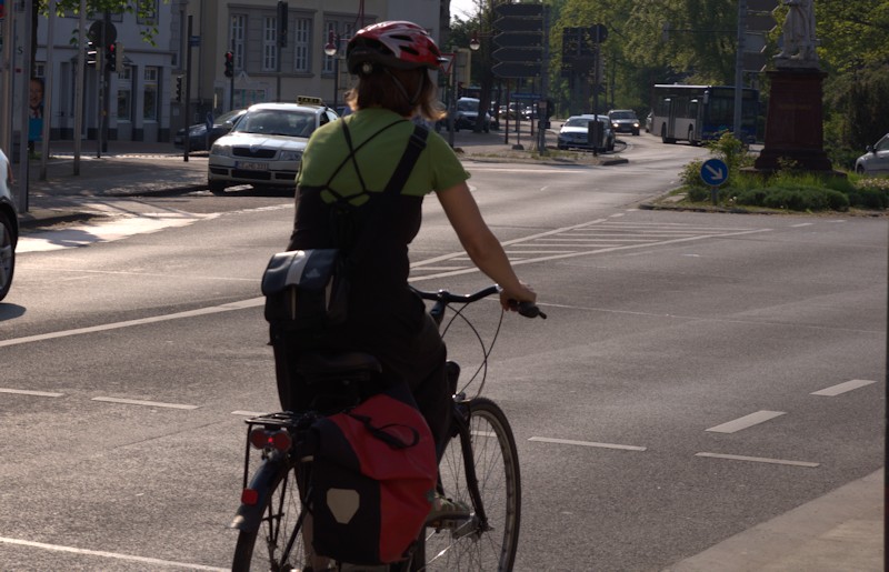 Fahrradfahrerin beim Fahrradurlaub