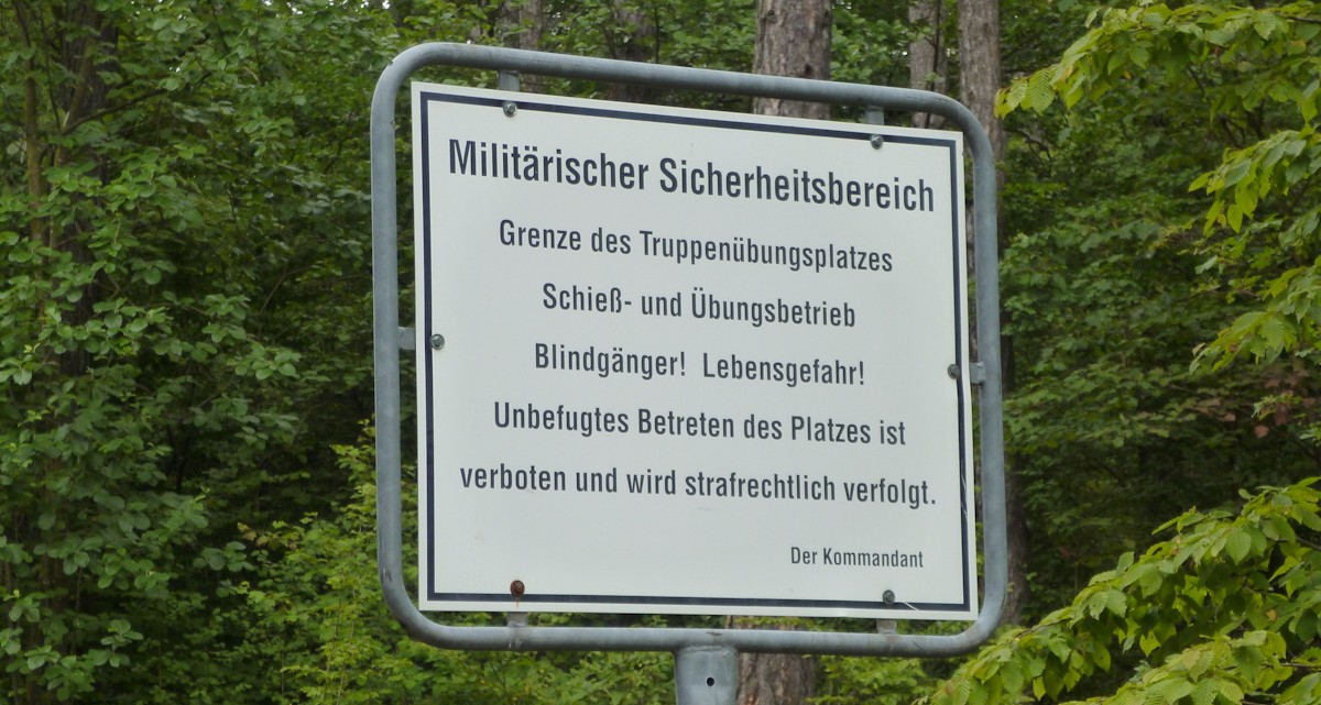 Gesperrter Radweg militärischer Sicherheitsbereich